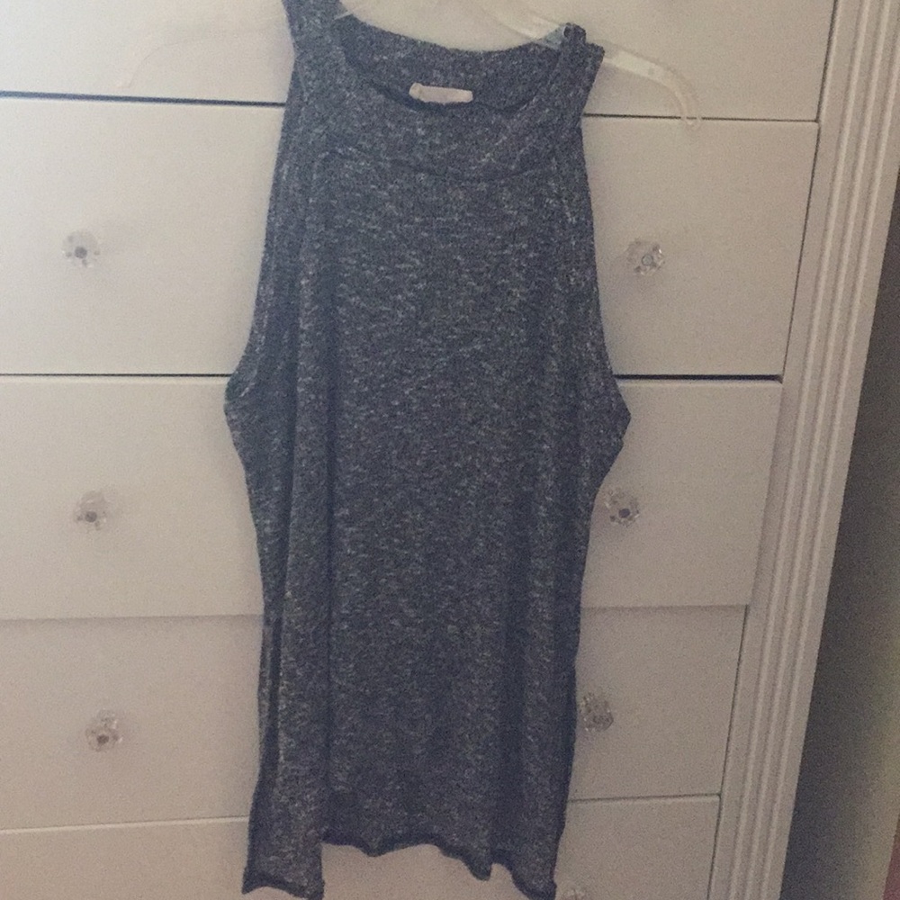 Sweater tank size L